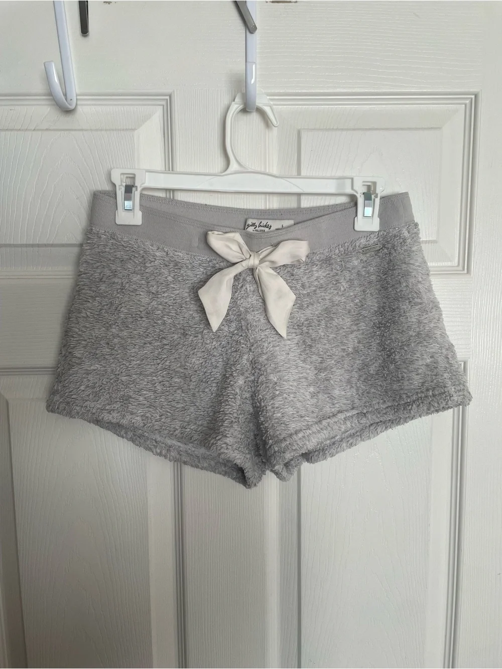 Gilly Hicks Size Small Cozy Gray Sherpa Fuzzy Lounge Shorts with Bow